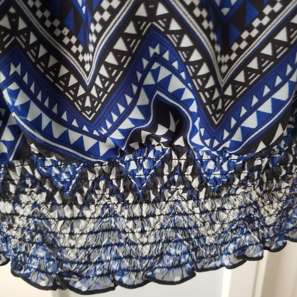 Multi colored wing sleeve Blouse - Picture 4 of 4